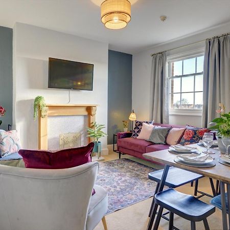 Regency Nest By Spa Town Property - Stylish 3 Bedroom Apartment On 2 Floors, Central Leamington Spa Exterior photo